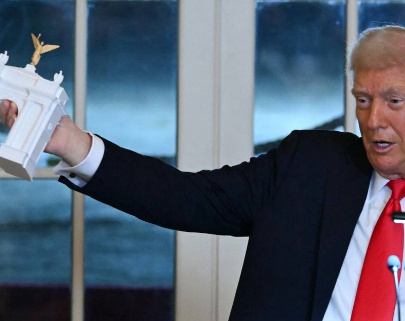 Donald Trump vrea propriul Arc de Triumf, lângă un cimitir: „Pentru mine - va fi superb”. Cum arată monumentul în variantă mică, medie și mare | VIDEO