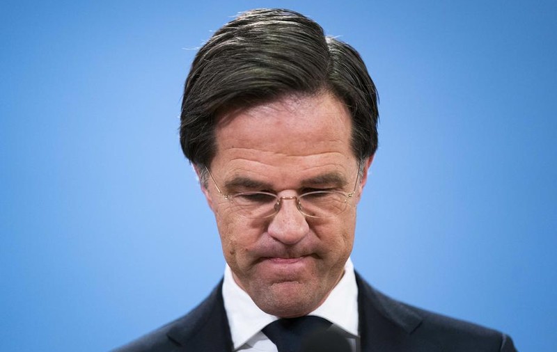 Guvernul olandez condus de Mark Rutte a demisionat în urma „scandalului alocațiilor”, când mii de familii au fost acuzate pe nedrept de fraudă