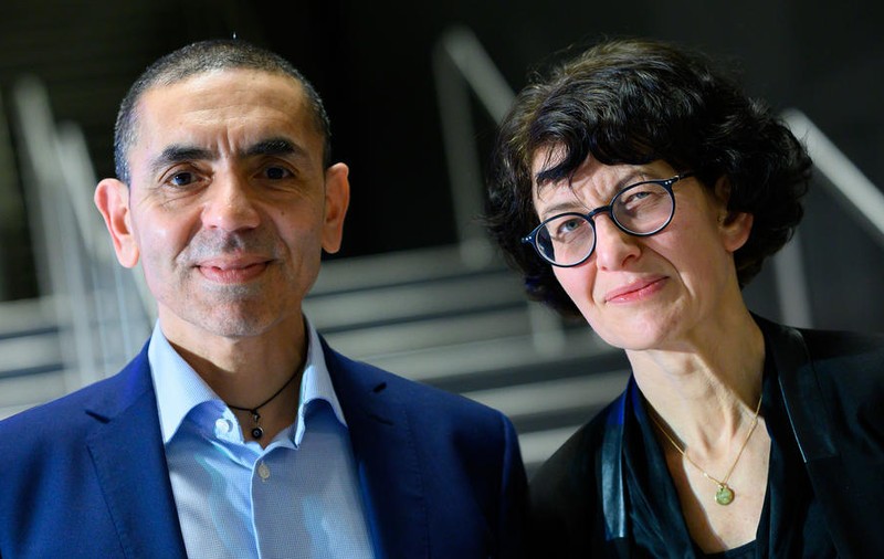 Vaccinurile anti-cancer ar putea fi disponibile înainte de 2030, spun fondatorii BioNTech