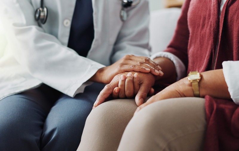 Revoluție în oncologie: Marea Britanie lansează tratamentul „Calul Troian”. Când ar putea ajunge și în UE