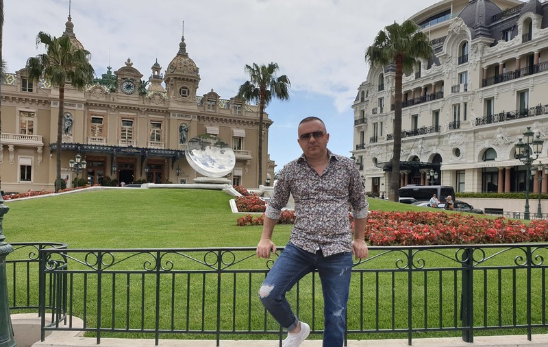 Cum a fost jefuit un șef al Fiscului când era în vacanță în Thailanda. Hoții au furat un seif cu 500.000 de euro