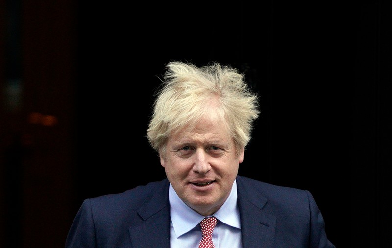 Măsuri drastice în Marea Britanie: oamenii pot face cumpărături numai pentru necesităţile de bază. Apelul premierului Boris Johnson: „Rămâneţi acasă”