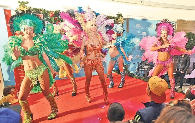 Andreea Bălan, show erotic în faţa copiilor