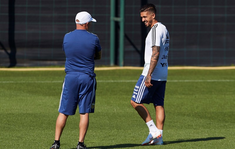 Manuel Lanzini nu va juca la CM 2018. Mijlocașul argentinian a suferit o ruptură de ligamente la genunchiul drept