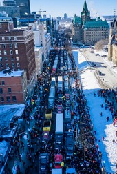 Camioanele au blocat centrul orașului Ottawa. FOTO: EPA