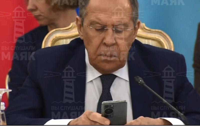 Serghei Lavrov și-a schimbat iPhone-ul cu un smartphone chinezesc: „E mai sigur din punct de vedere al protecției”