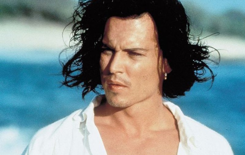Johnny Depp se aşteaptă să ajungă cântăreţ într-o cârciumă