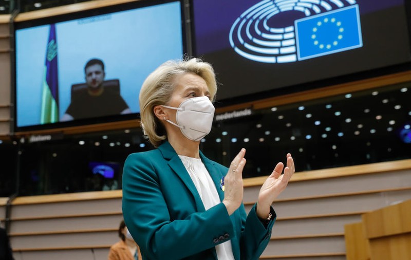 Ucraina anunță că a completat chestionarul pentru aderarea la Uniunea Europeană. Ce urmează