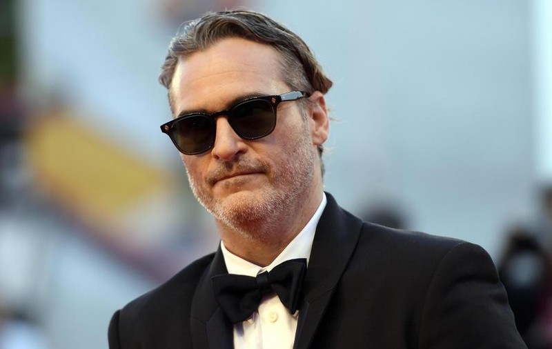 Joaquin Phoenix, surprins într-un moment tensionat pe platourile de filmare pentru "Joker": "E amuzant să faci mişto de mine?"