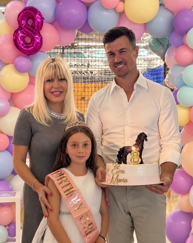Eva, fiica Elenei Udrea și a lui Adrian Alexandrov, a împlinit 8 ani