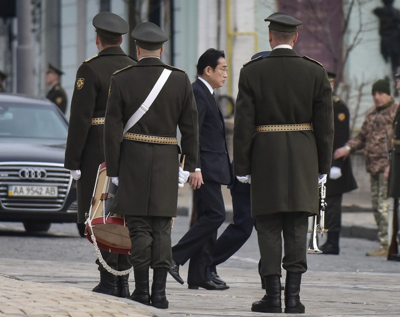 Premierul Japoniei a vizitat orașul Bucha: „Simt o mare furie din cauza atrocităților comise aici”