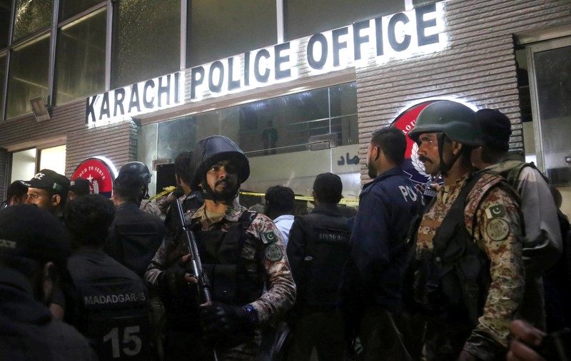 5 morți și 11 răniți, după un atac islamist asupra unei secții de poliție din Pakistan