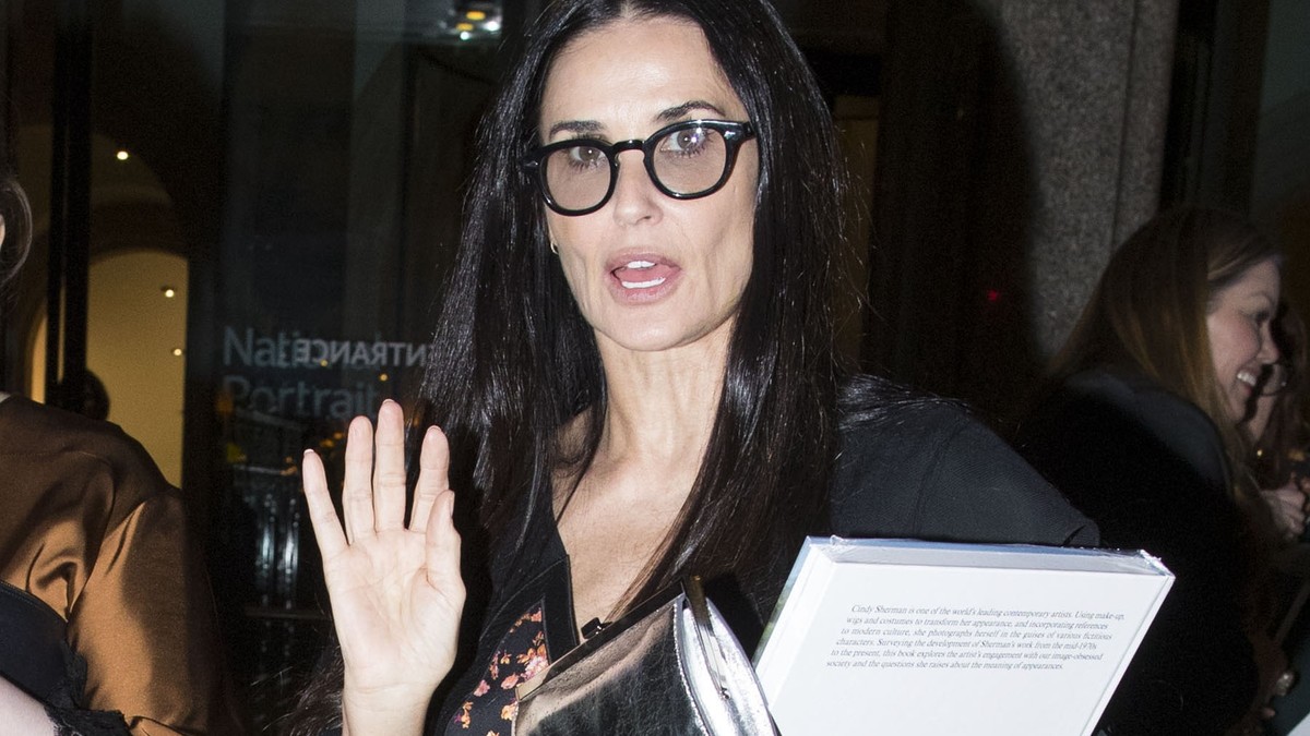 Demi Moore a dezvăluit cum mama ei a vândut-o la 15 ani unui bărbat care a violat-o! Actrița a mai dezvăluit cum și-a împiedicat mama să se sinucidă