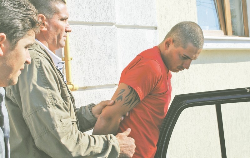 Colonelul cămătar Marian Corcodel le cerea jandarmilor cărora le dădea bani să garanteze împrumutul cu mașini, case și terenuri