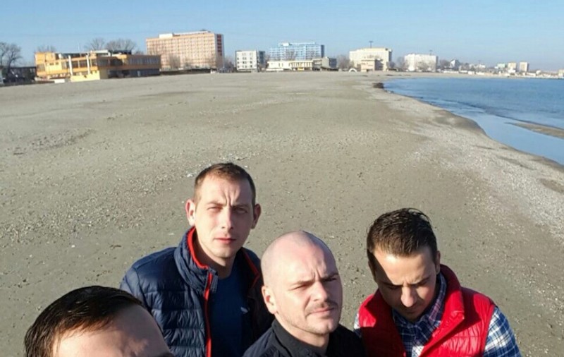 Instructorii de ski au plecat la Mamaia să facă... plajă! 