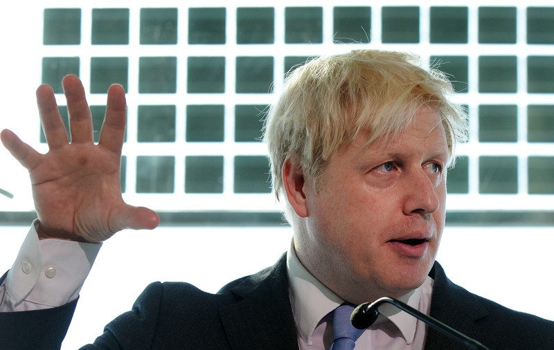 Boris Johnson îndremnă britanicii la proteste în fața Ambasadei Rusiei. Moscova îl acuză de “isterie rusofobă”