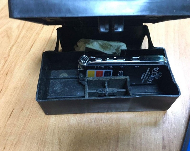 UPDATE: Reacția primarului Apostol în scandalul de „spionaj” în Primăria Dumbrava, județul Prahova. Microfoane, descoperite în birourile angajaților