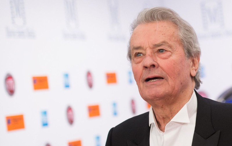Alain Delon a fost plasat sub tutelă judiciară cu câteva luni înainte de a muri. Actorul nu își mai putea gestiona singur veniturile