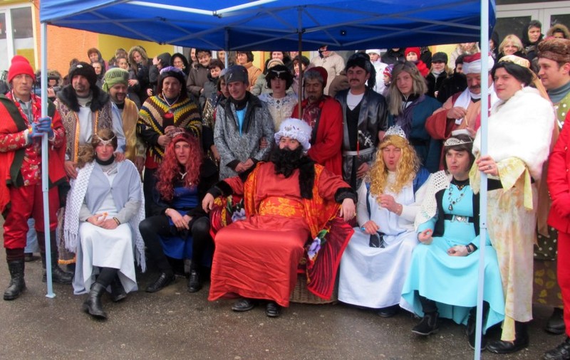 Personajele din Suleyman Magnificul au venit în România. Au încins o horă într-un sat din Banat | FOTO