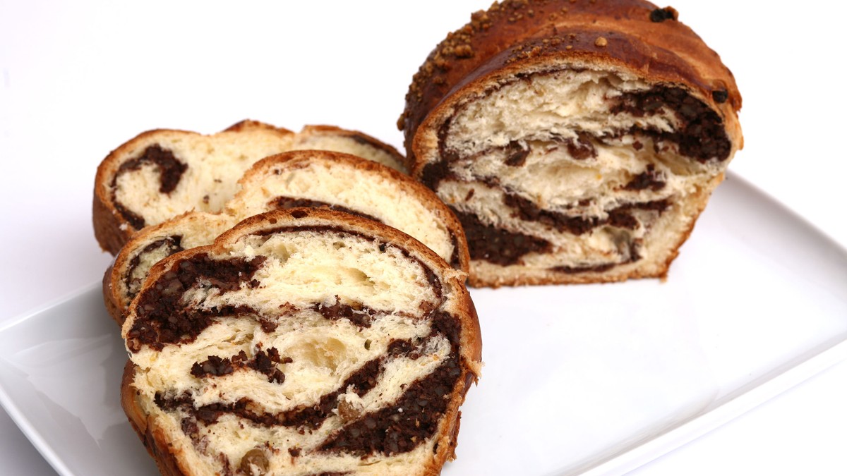 Cozonac de post cu nucă și cacao