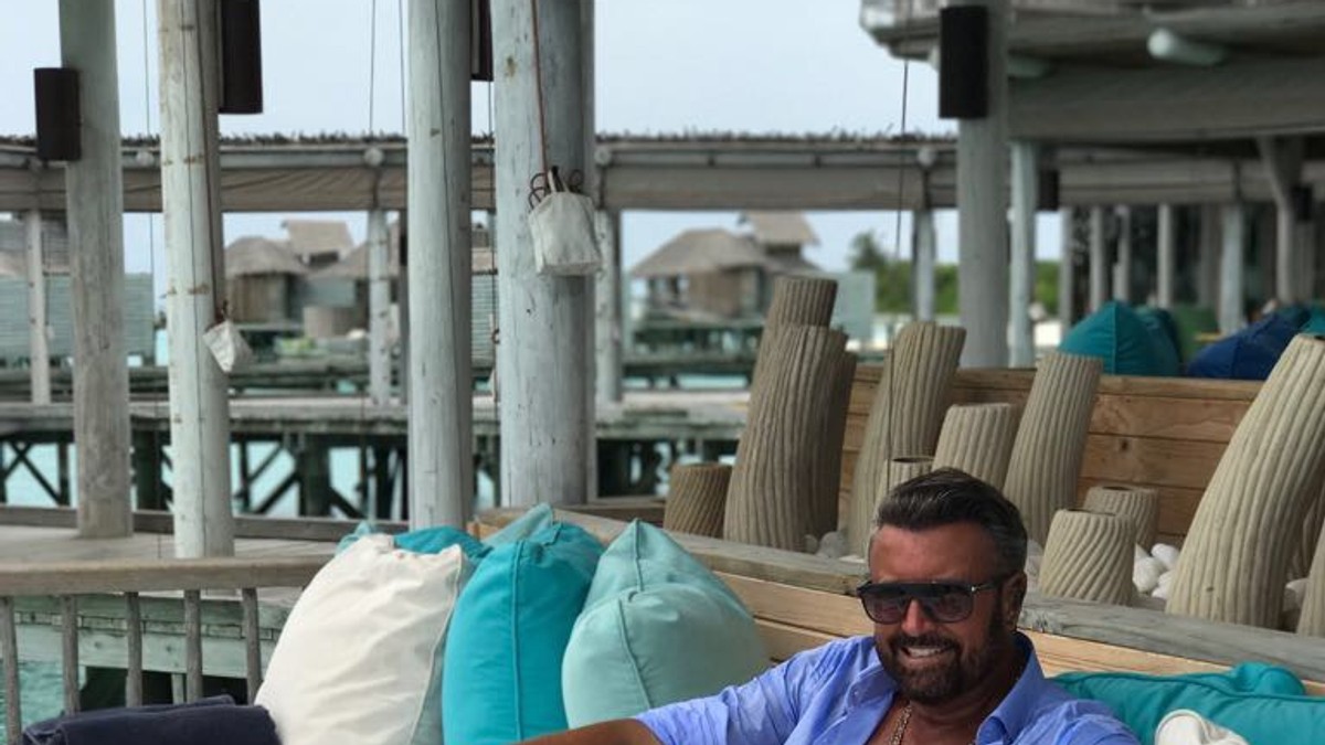EXCLUSIV | Cătălin Botezatu, cină contra cronometru în Maldive. A avut la dispoziție doar câteva ore să mănânce ca să nu ajungă sub apă