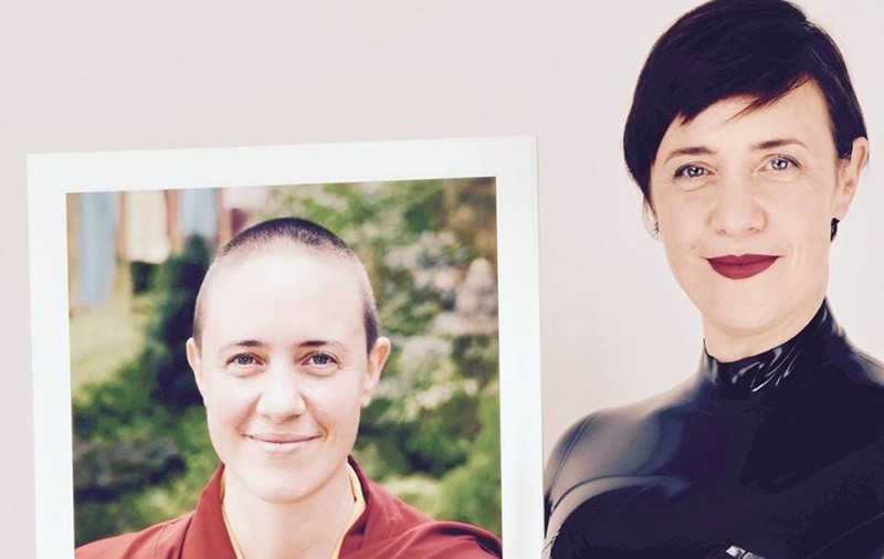 FOTO | O călugăriță tibetană a devenit o "regină a fetișurilor" după ce un masaj indian i-a "retrezit sexualitatea"