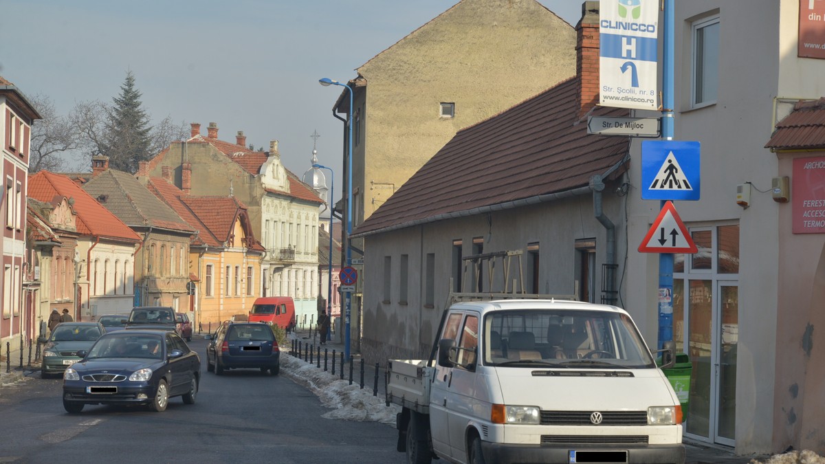Primăria Braşov, amendată de Poliţia Rutieră pentru sensuri de circulaţie