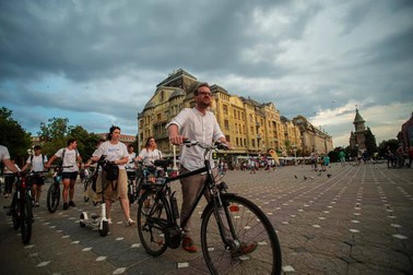 Noul primar al Timișoarei spune că nu va renunța la bicicletă. Foto: Facebook