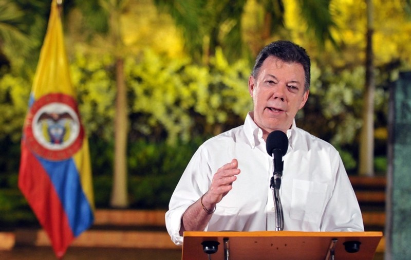 A avut ceva curaj! Preşedintele columbian a desfiinţat Securitatea!
