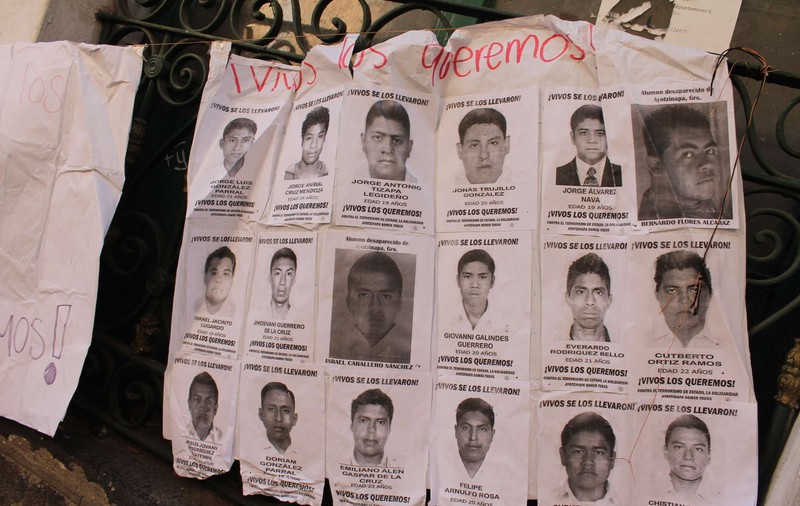 După 8 ani de la dispariția a 43 de studenți mexicani, procurorul de caz a fost arestat. „Este o crimă a statului” 