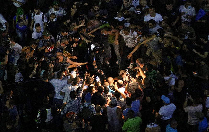 Editorial de Claudiu Săftoiu. 11 fapte neclare pentru care mitingul din 10 august trebuie clarificat