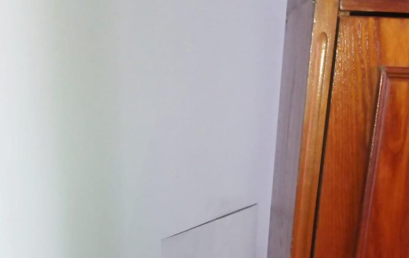 Un gălățean urmărit internațional pentru furt de bijuterii a fost prins în casa părinților. Unde era ascuns