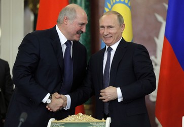 Aleksandr Lukașenko și Vladimir Putin FOTO: EPA