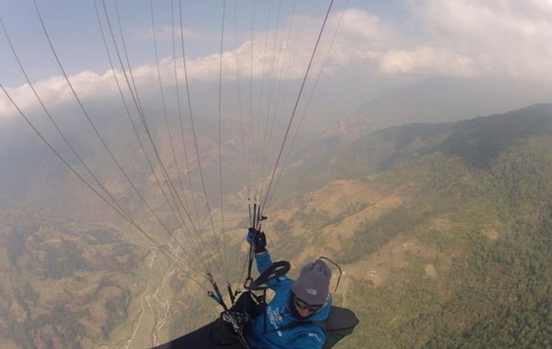 Parapantistul Toma Coconea se antrenează în Nepal