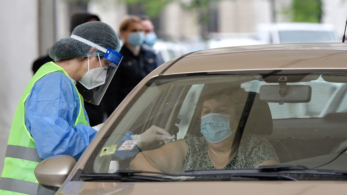 Peste 60.000 de persoane vaccinate anti-COVID-19 la 1 mai 2021
