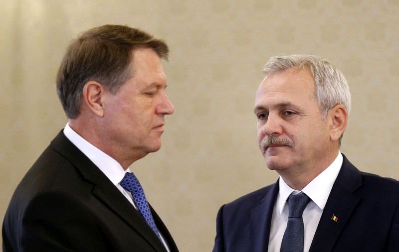 Klaus Iohannis, atac dur la PSD: "Memoria martirilor Revoluţiei, întinată de încercările disperate ale unor infractori, în frunte cu Liviu Dragnea"