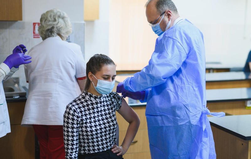 Cum explică rectorul UMF Iași decizia de a primi la examene doar studenți vaccinați sau cu test negativ