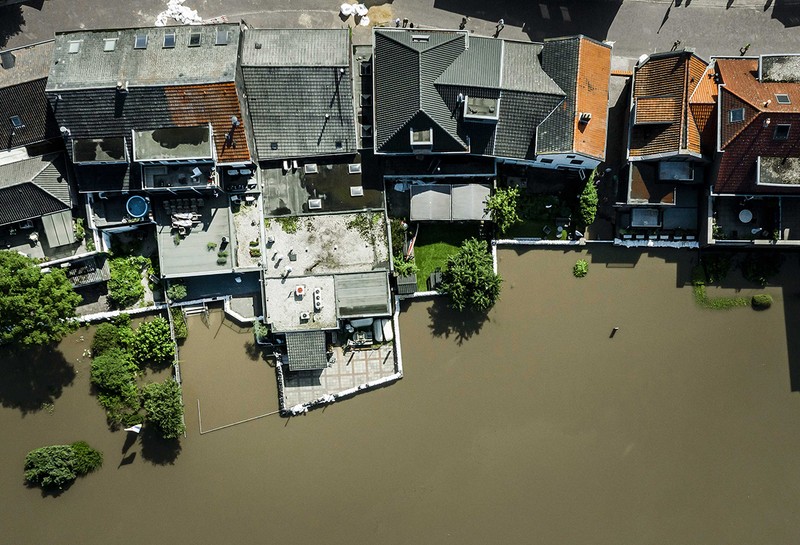 Fotografie aeriană cu râului Maas lângă Arcen, în Olanda | Foto: EPA