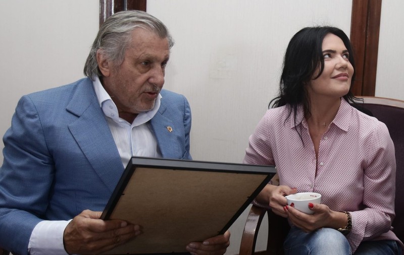 Ilie Năstase și Ioana mai fac o nuntă. De data asta ceremonia va avea loc pe un vapor. „Mi-am luat încă o rochie de mireasă”
