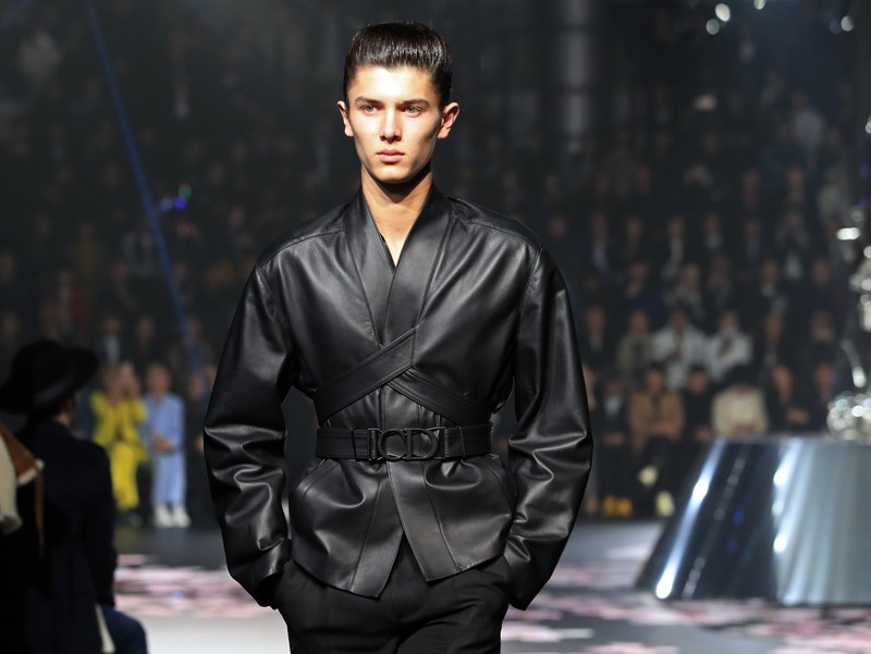 Prințul, prezentând modă pentru Dior. Foto: EPA