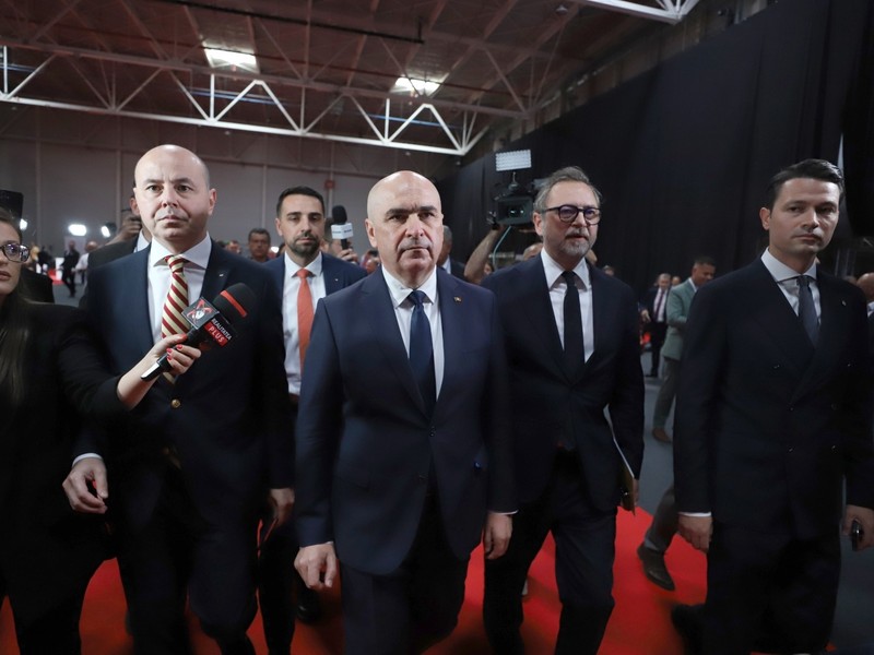 Ilie Bolojan cu Dan Motreanu și Robert Sighiartău FOTO Dumitru Angelescu
