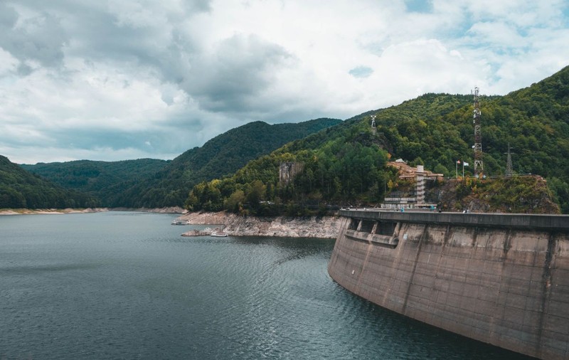Lacul Vidraru va fi golit de Hidroelectrica până la sfârșitul lui 2025, pentru prima oară în aproape 60 de ani