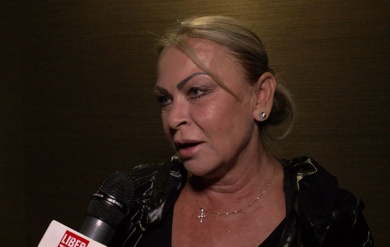 VIDEO EXCLUSIV | Actrița Dana Dembinski și-a amintit de vremurile când era pe băncile școlii. Ține legătura cu foștii colegi