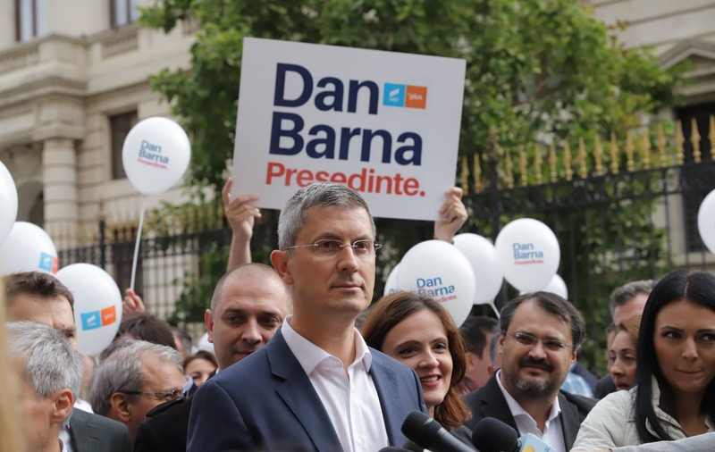 Dan Barna și-a depus candidatura la prezidențiale la Biroul Electoral Central. Alianța USR-Plus a strâns aproape 400.000 de semnături
