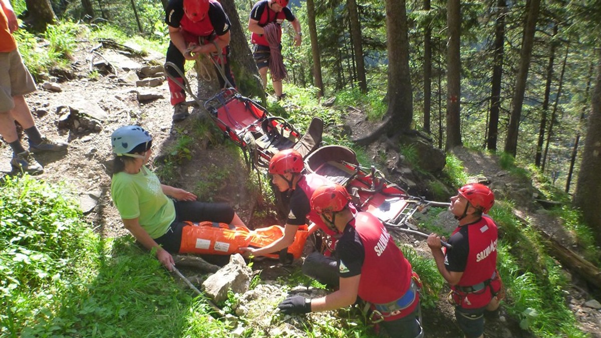 Operațiune de salvare în masivul Ceahlău pentru o turistă germană accidentată