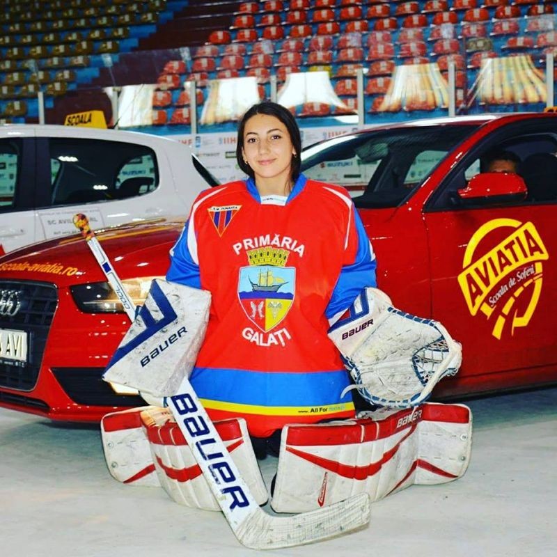 Bianca juca la naţionala de senioare a României, naţionala de fete U18, la echipa de senioare Triumf Bucureşti şi la echipa de băieţi Gladiators Galați