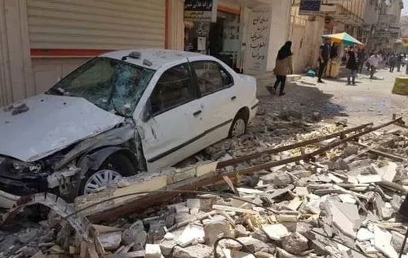 FOTO | Cutremur cu magnitudinea de 5,7 în Iran. Seismul a avut cel puțin șapte replici. Un mort şi zeci de răniţi