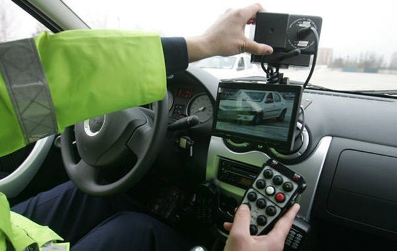 Șofer, prins conducând cu 214 km/h pe autostrada A1 Deva-Nădlac