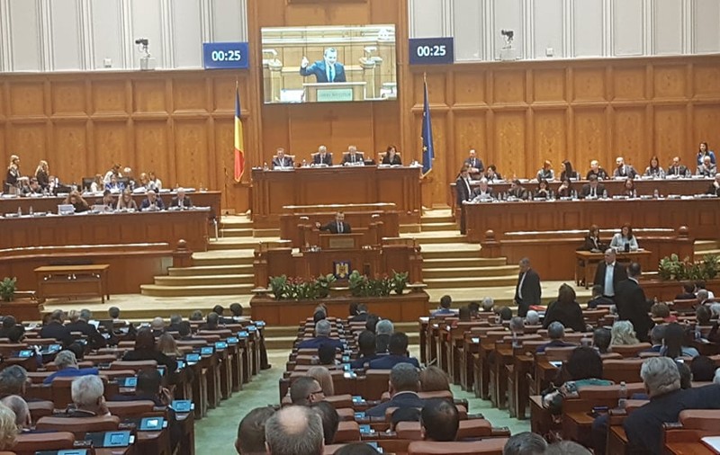 Scandal în Parlament, la votul pe amendamentele lui Dragnea pentru Vitamina D. Bacalbaşa: "Există dobitoci care cred că nu există această vitamină"