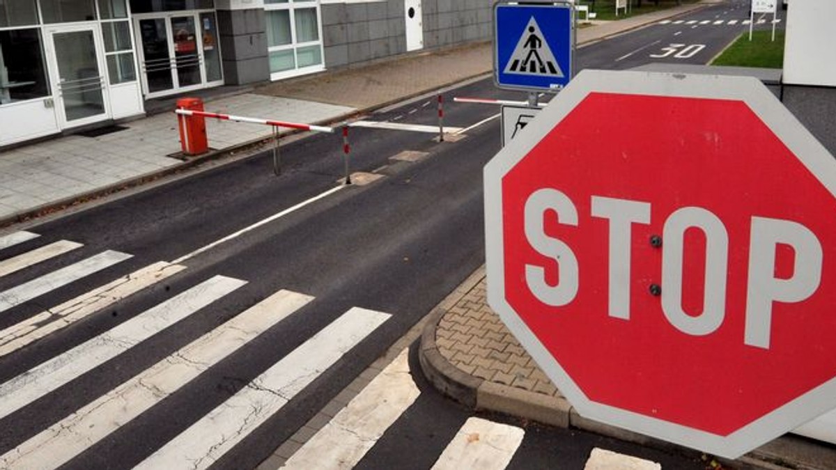 Un bărbat a fost accidentat mortal de un camion pe o trecere de pietoni din Suceava